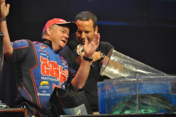 314F12C6-A816-45EF-8B20-DE824C8DFEC6