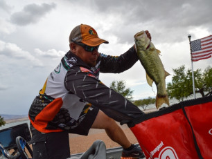 31E1FB22-1990-4F59-B0BA-B8F43A6D3572