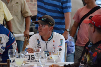 33B5F1FE-34BB-433E-8592-2EE024B6ED17