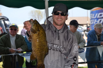 352F0E1F-F611-43ED-8CE7-5E0089F5AA4F