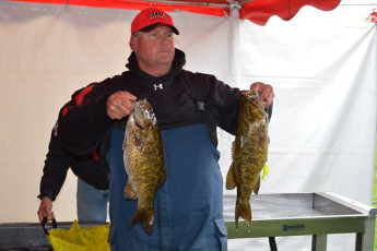 3856D73F-DDB1-4133-BD35-E401B58F6A6C