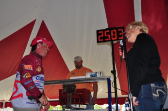 3A86FAC7-48EE-4070-B64A-208F6B7EB12D