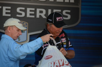 3AE5850A-C3C8-481D-92E2-95D32985A767