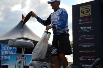 3B19089C-39D1-40BB-8E14-CF3EE257D657