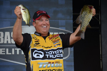 3DB06B92-18E5-4F24-89A4-3DCD7AB65675