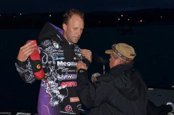 3DF7BAEE-6EB3-4ECC-81F7-F717CC6CAB42