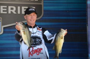 3E2BCB35-DC49-4EFE-940F-9CC9B3882CFB