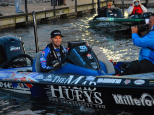 402FE3D8-BE2A-4C19-9D77-F068A78F8ACA