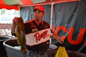 4063D03B-7E5B-4681-BA38-C819D4151522