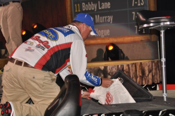 409146DF-D0D4-408A-AC4C-A2B4566A65CA