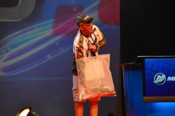 41476006-C4BA-445F-BA03-D43A7075ED38