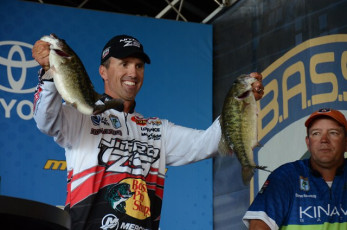 41D8E419-2B27-47C1-9EE7-0D41B8D8D18E