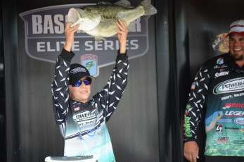 45D5AC62-E8F8-40B5-9261-B2926C1D170E