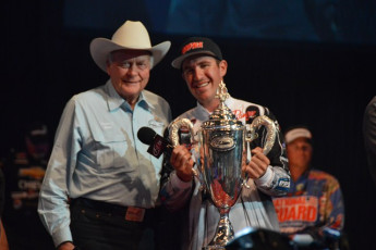 48C56A70-09B1-4EF4-A834-FC4C75CC32C1