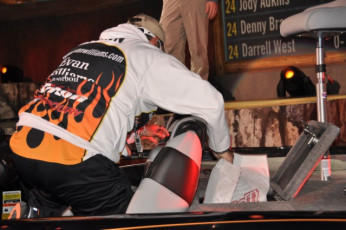 498D8D7D-EAD7-4E74-887E-AFFFF0F2CB06