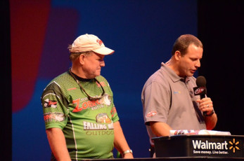 4D173083-036E-4028-AC22-C93BDE69AFD2