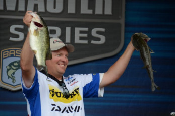 4E52B786-6661-4479-9965-48DD3366E60A