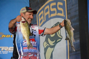 4E74F7D5-5D31-45E9-8026-C8F7630D8277