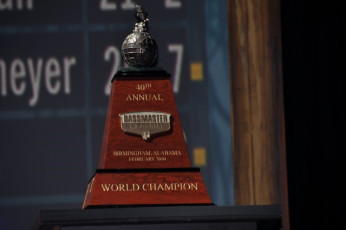 4EC3EEC2-4DFA-4864-B3CA-0CF288A8B43D