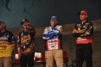 501E799B-783B-4B1E-B72E-0573BDC79EAA