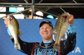 53F17E00-C03B-4D5B-97D5-DD187A85A6B3