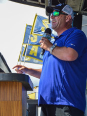 567B7EE9-9342-4F3C-BCD2-D044D8CB6D60