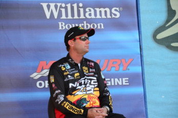 5B7E9EDF-F838-4F9A-934A-FC10C1D95EBF