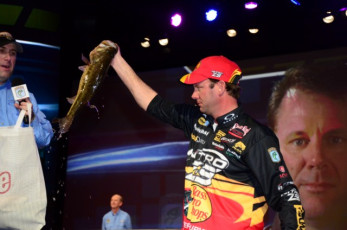 5C158840-8FE7-4F2C-891A-6BFFA1AD57C7