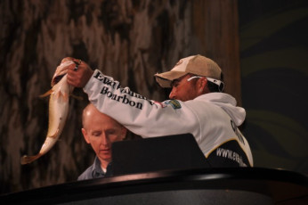 5C1C6DC5-7DA0-4DB8-9F48-8AE7253A91FB