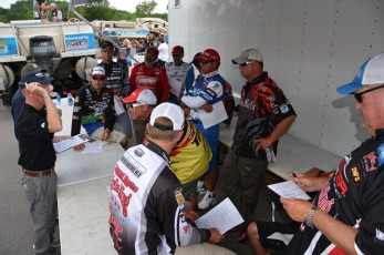 5D765E92-771B-44BE-BEB7-A369B8E5CD3C