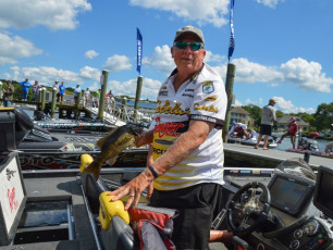 5EEE97FB-7FDE-4590-987B-1DA84B95D89A