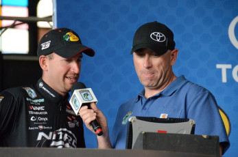 5F86233B-64A5-49D8-B919-1143D9317E9C