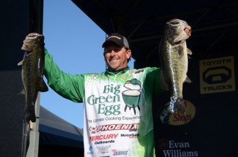 6228A7F7-5879-45B7-8D09-1C6A67449900