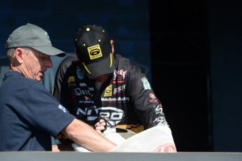 638F3AE9-7C66-41F3-A1B7-68880DA4B694