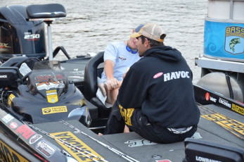 63925EC3-2985-421E-A72B-A4E495EED305