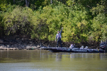 64148E7A-6CE6-495A-9DE6-5B53EC081566