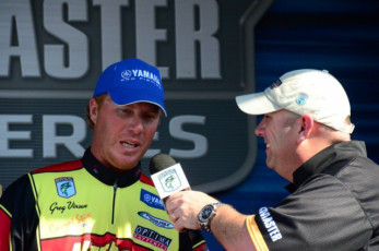 64328265-0933-4237-809F-9A3D3384D885