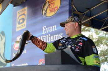 6466F40E-8F02-41DE-97A7-A3CD2C25BDDB