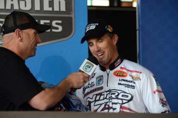 646FBCAC-7F89-4C82-9E24-144229F0A831