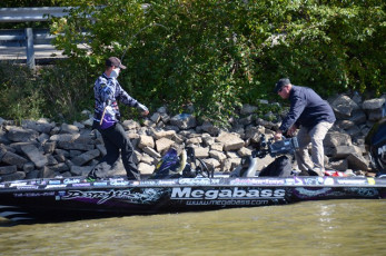 655A7145-F6B5-4894-A02D-065A2C476CD6