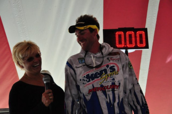 6576B30D-0392-42A3-8F0B-AEADFAF99D32