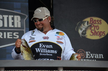 65E5D4AE-956D-47DF-AA35-447704980358