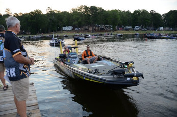 6683FF93-DF4F-48F6-B48D-108501732DA0