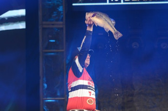 6772EE01-7F3A-4A4D-B48B-05686392082F