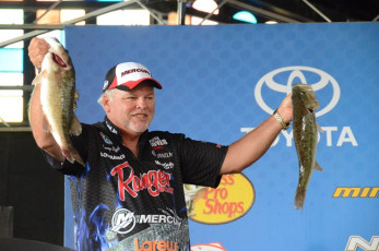 6AD20E74-CA14-475B-BE27-BD053A187A22