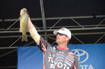 6B1CAC36-7FE2-4A3D-AE5B-CCD9E68DA3F9