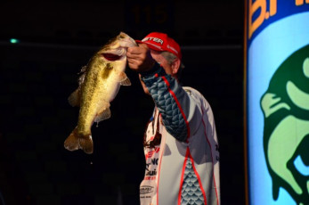 6C9603FB-8D05-45E0-8C2E-2FD99E9B5270