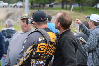 6D6887B3-852D-4A01-98BE-409614548F8D