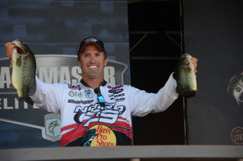 6D70B372-7CE3-47B8-9C17-85F70234BAF0