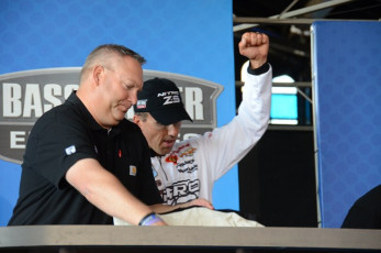 6DC467F7-52BF-4EAC-AA81-35CDD62C1510